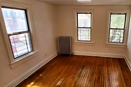 129 N 5th Ave #2 Photo 2