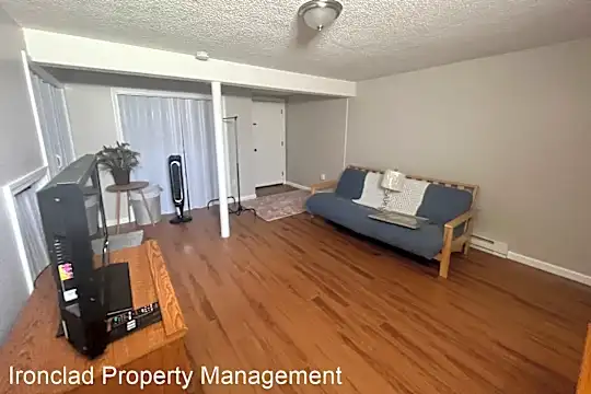 162 Judson Ave Photo 2