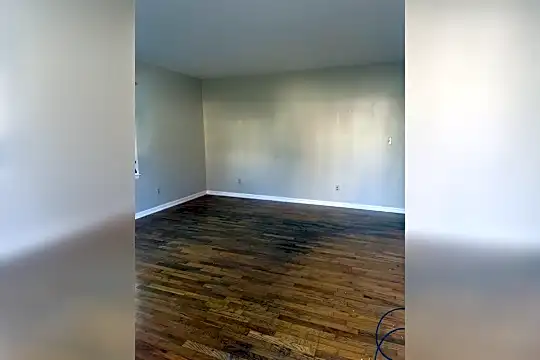108 Flinn Ct Photo 2