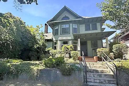 2520 Wetmore Ave Photo 2