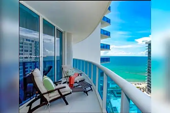 2711 S Ocean Dr #1206 Photo 1