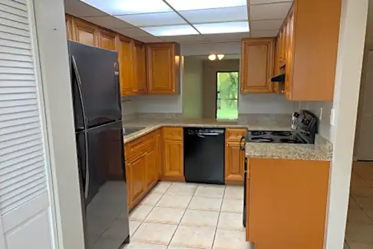 964 Morningside Dr Photo 2