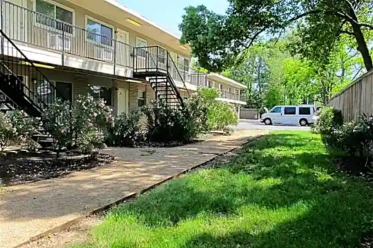 25th St. Apartments Photo 1
