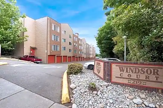 Windsor Court Photo 1