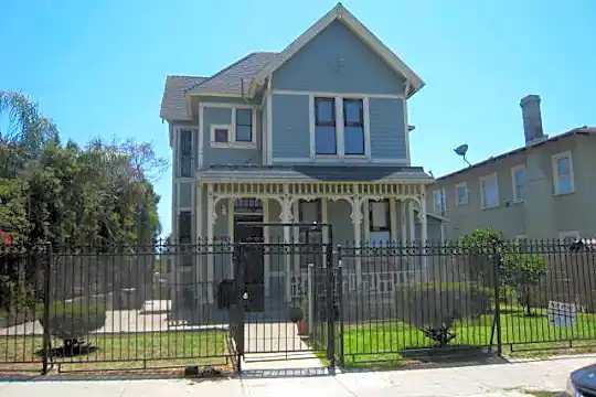 2419 J St Photo 1