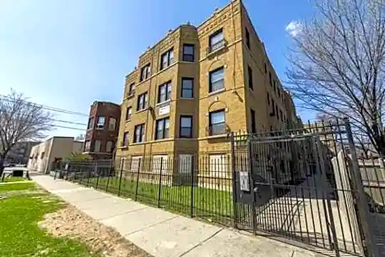 7440 S Phillips Avenue Photo 1