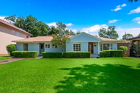 9338 W Lake Highlands Dr Photo 1