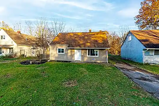 2764 Woodland Ave Photo 2