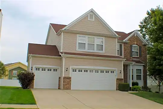 2704 Brighton Way Photo 2