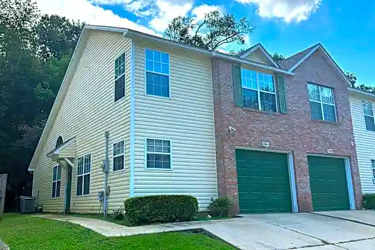 3061 Camelliawood Cir E Photo 1