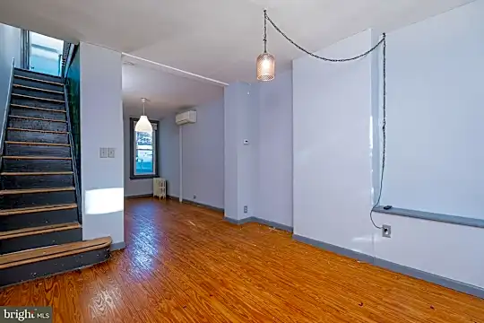 1513 E Montgomery Ave Photo 2