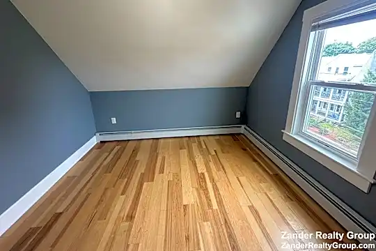 108 Pine St Photo 2