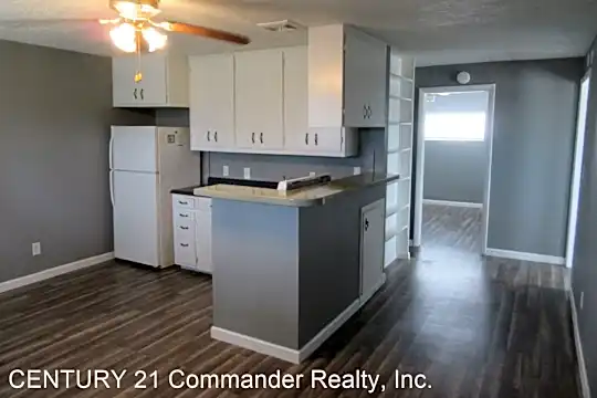 2407 E Orlando Rd Photo 2