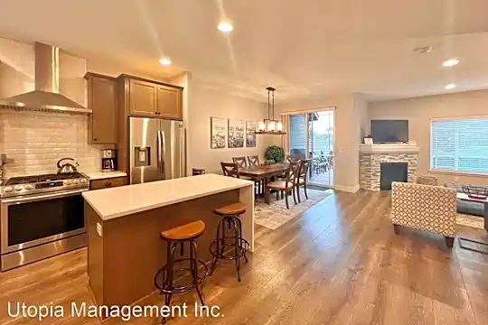 872 Golden Pheasant Dr Photo 1