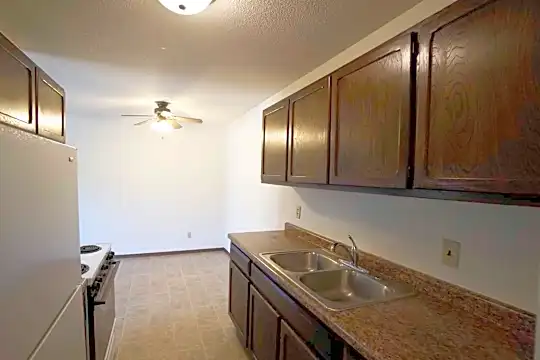 Corinthian Apartments Photo 2