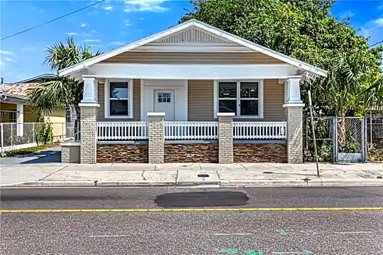 1522 E 21st Ave Photo 1