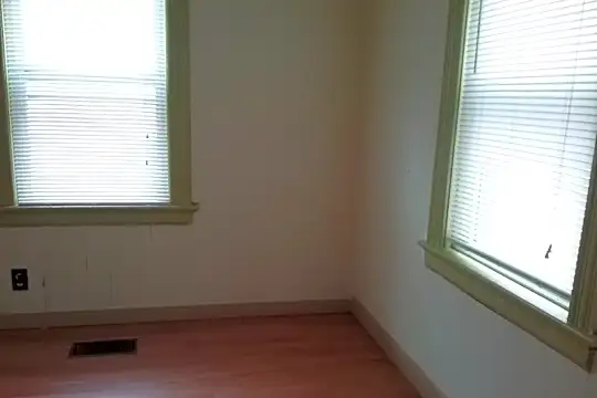30 Hardy St Photo 1