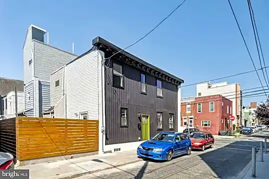 2613 Tulip St Photo 2