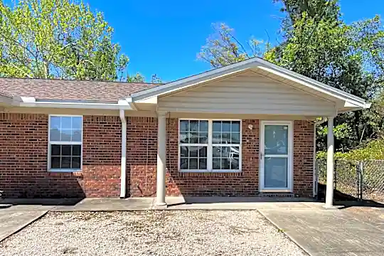 829 Russ Lake Dr Photo 1