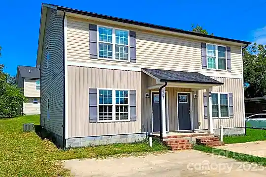 903 S Long St Photo 1