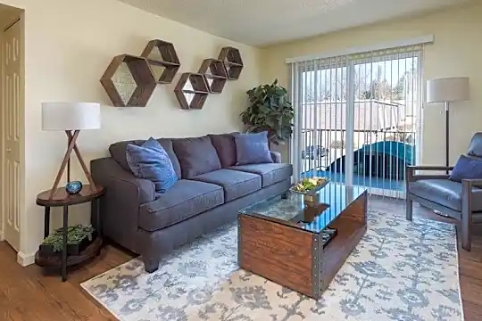 Westport Edge Apartments Photo 2
