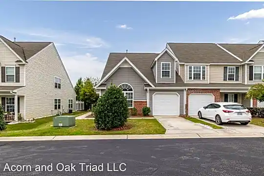338 Robyns Gln Cir Photo 1
