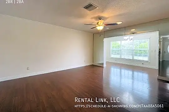 8512 Dominican Ct Photo 2
