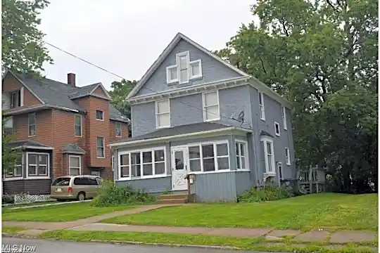 107 W Long St Photo 1