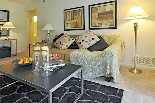 Maple Place Apartments Photo 2
