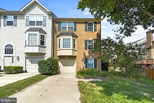 6010 Lands End Ln Photo 2