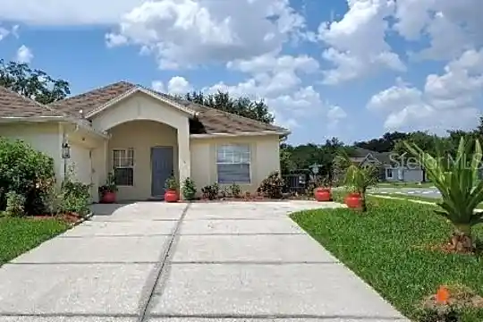2250 Meadow Oak Cir Photo 2