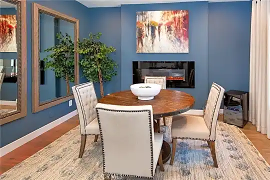 5661 Topeka Dr Photo 2