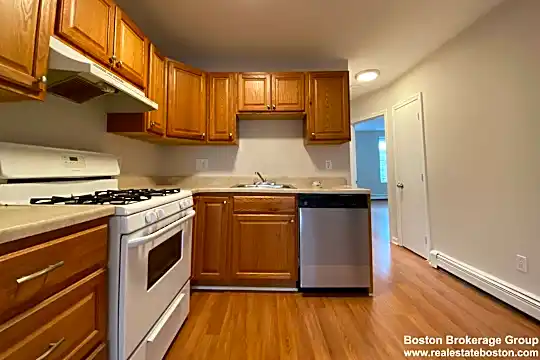 92 Hammond St Photo 1