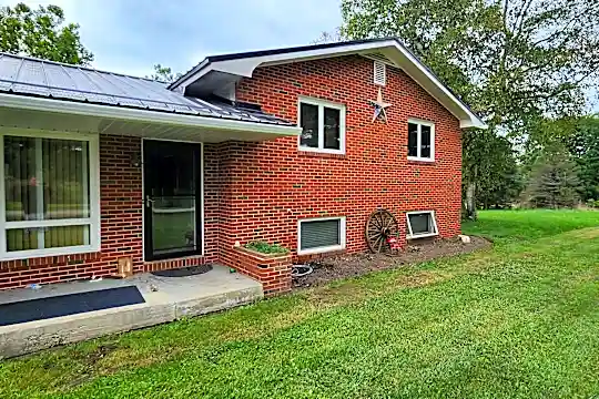 1121 Co Rd 2075 Photo 1