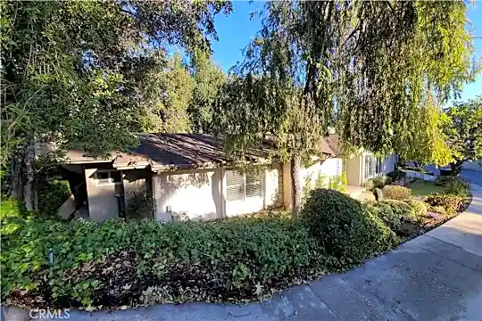 4127 Lanterman Ln Photo 2