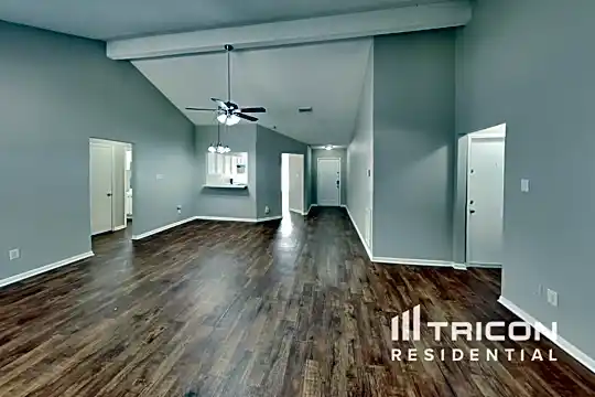 18706 Shannon Glen Lane Photo 2