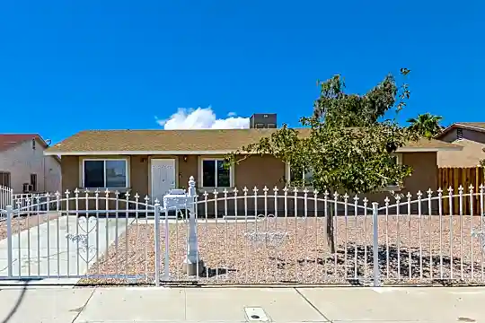 3015 Spear St Photo 1