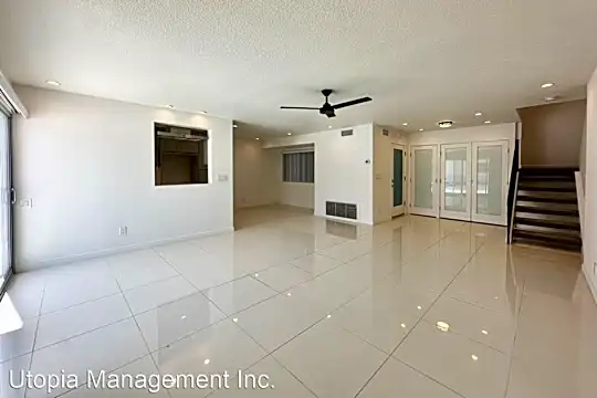 2090 South Camino Real A- G Photo 1