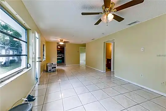 400 S Meteor Ave #4 Photo 2