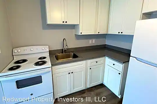 5914 Stanley Ave Photo 2
