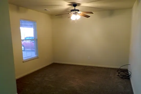 16665 Hunters Ridge Ln Photo 2