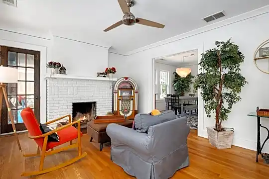 120 Cambridge Ave Photo 1