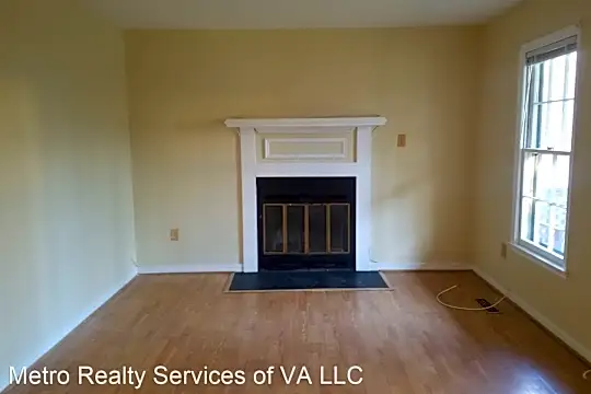 2505 Carriage Creek Ct Photo 2
