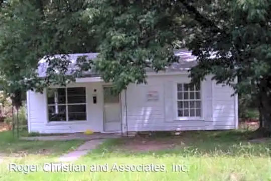 1742 Vivian St Photo 1