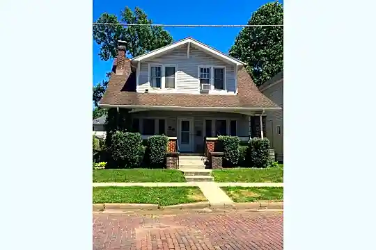 78 Linden Ave