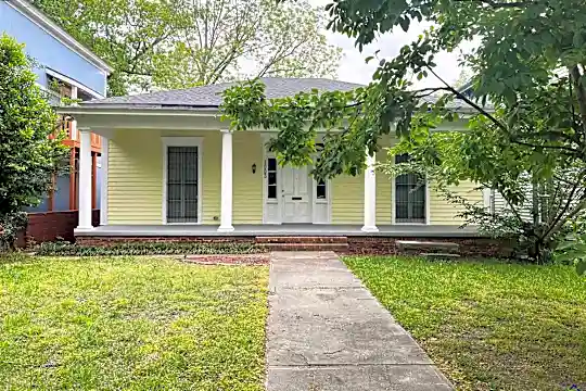 1013 Walnut St Photo 1