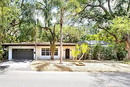 171 Edgewater Dr Photo 2