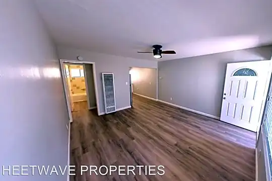 4692 W Point Loma Blvd Photo 2