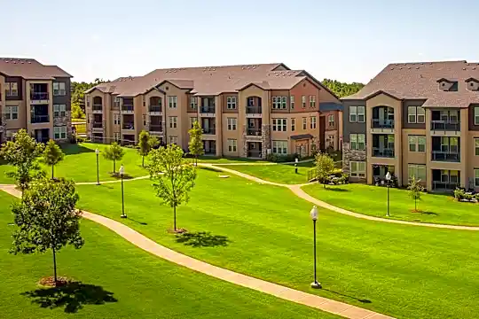 Paladin Apartments Photo 1