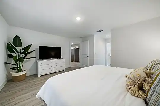 505 Lilac Ct Photo 2